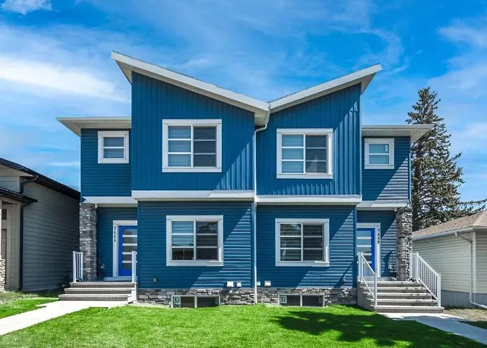 Stay Together! 2 Family Units, Sleeps 16! Free Banff Pass, Parking, Wine, Bbq, & Netflix!